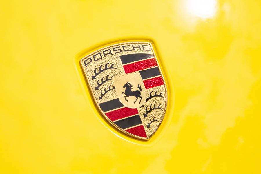 Логотип Porsche 718 Cayman GT4 (982C) 2020 года  (AU) (фото 38 из 40)